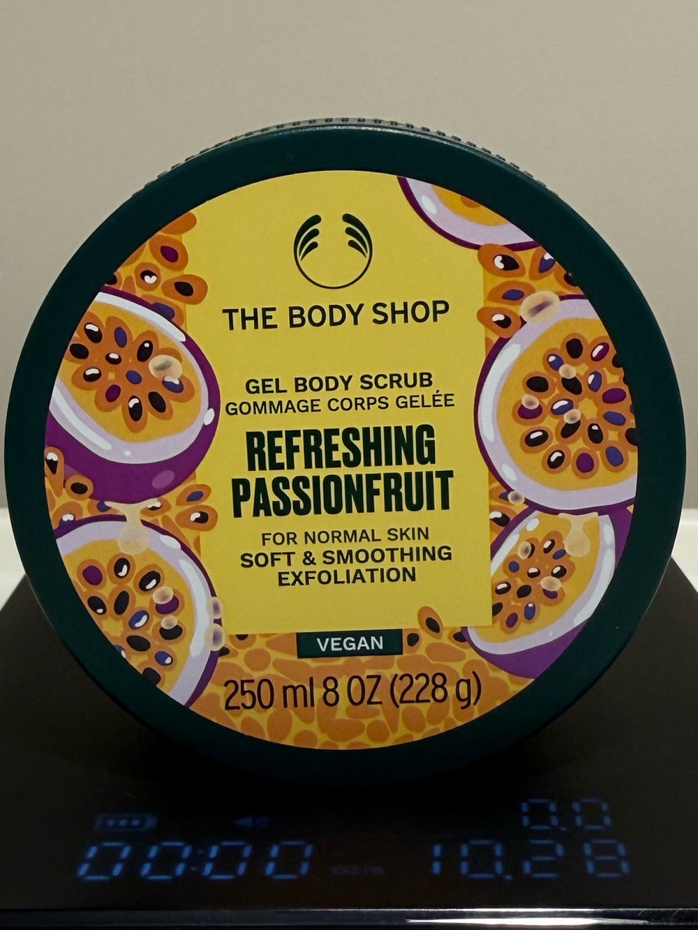 The Body Shop Refreshing Passionfruit Body Scrub Soft Smoothing 8.0 Oz New